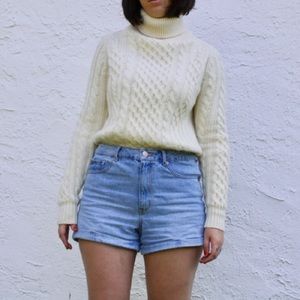 cream 100% wool cableknit sweater